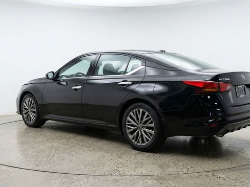 Used 2025 Nissan Altima 2.5 SV FWD image 6