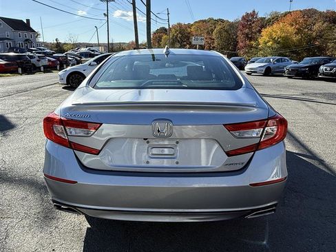 Used 2018 Honda Accord Sport image 4