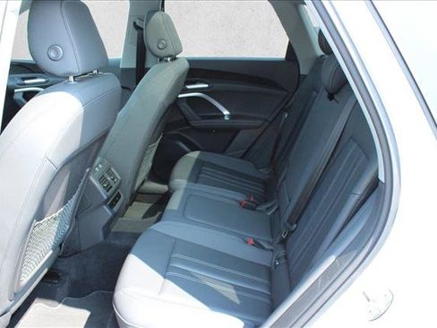 Used 2025 Audi Q5 Premium w/ Convenience Package AWD/4WD image 30