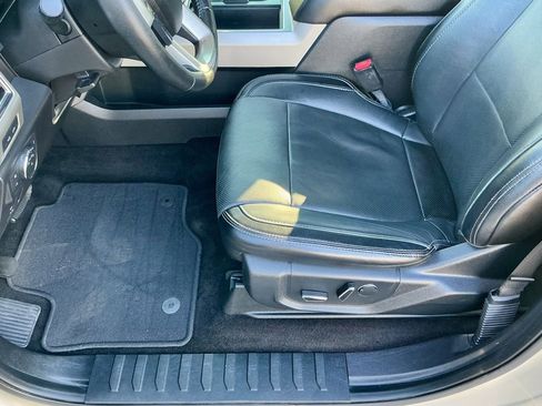 Used 2017 Ford F250 Lariat w/ Lariat Value Package image 42