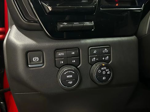 Used 2025 Chevrolet Silverado 1500 ZR2 w/ Technology Package image 23