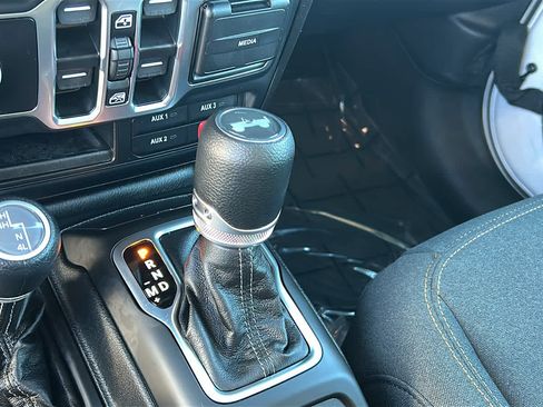 Used 2025 Jeep Wrangler Unlimited Sport AWD/4WD image 13
