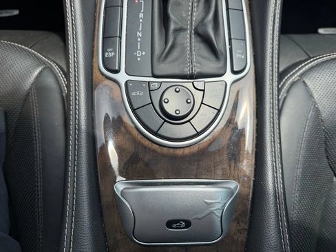 Used 2011 Mercedes-Benz SL 550 image 23
