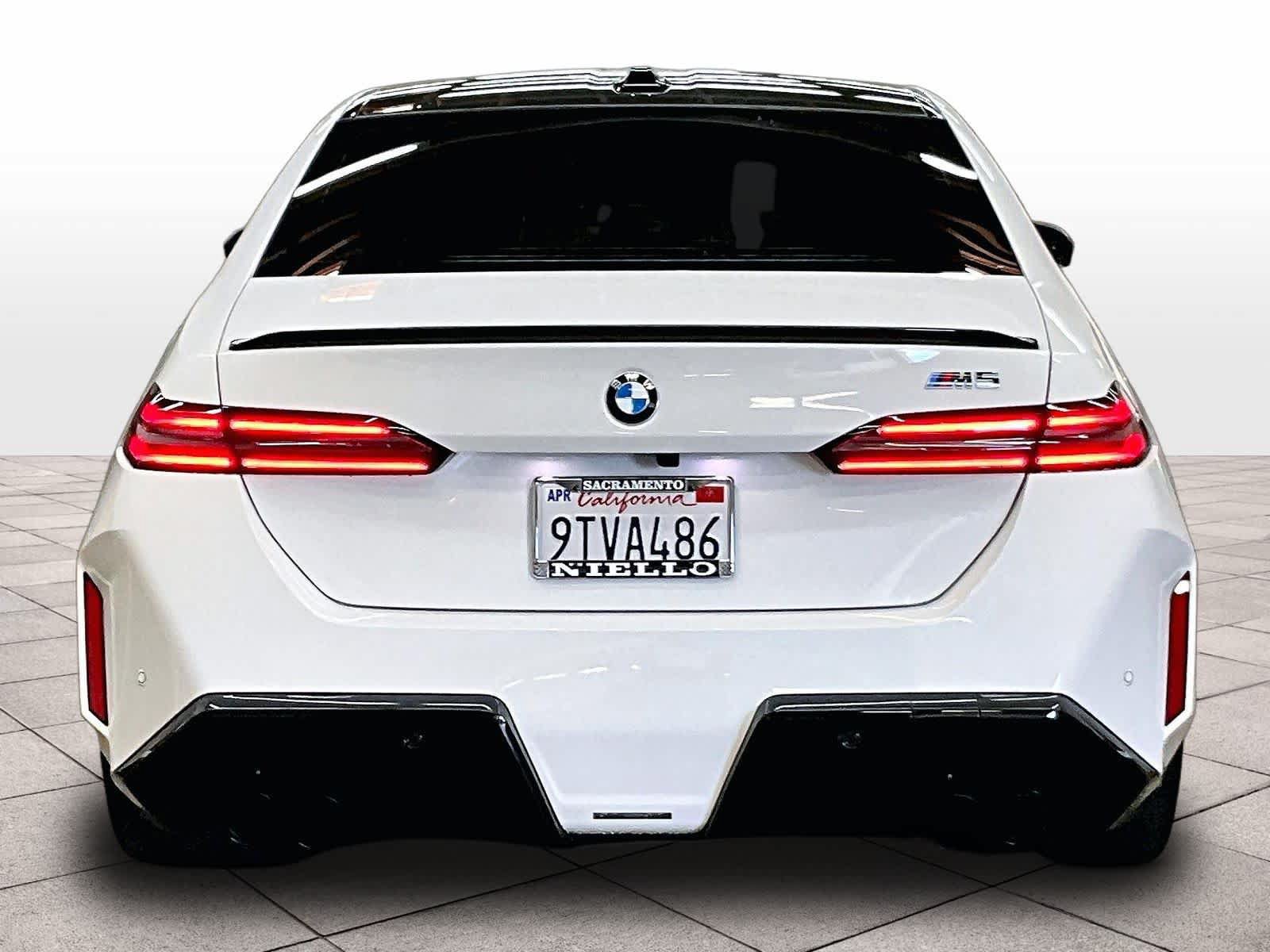 Used 2025 BMW M5 w/ Carbon Package AWD/4WD image 8