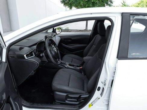 Used 2023 Toyota Corolla LE FWD image 4