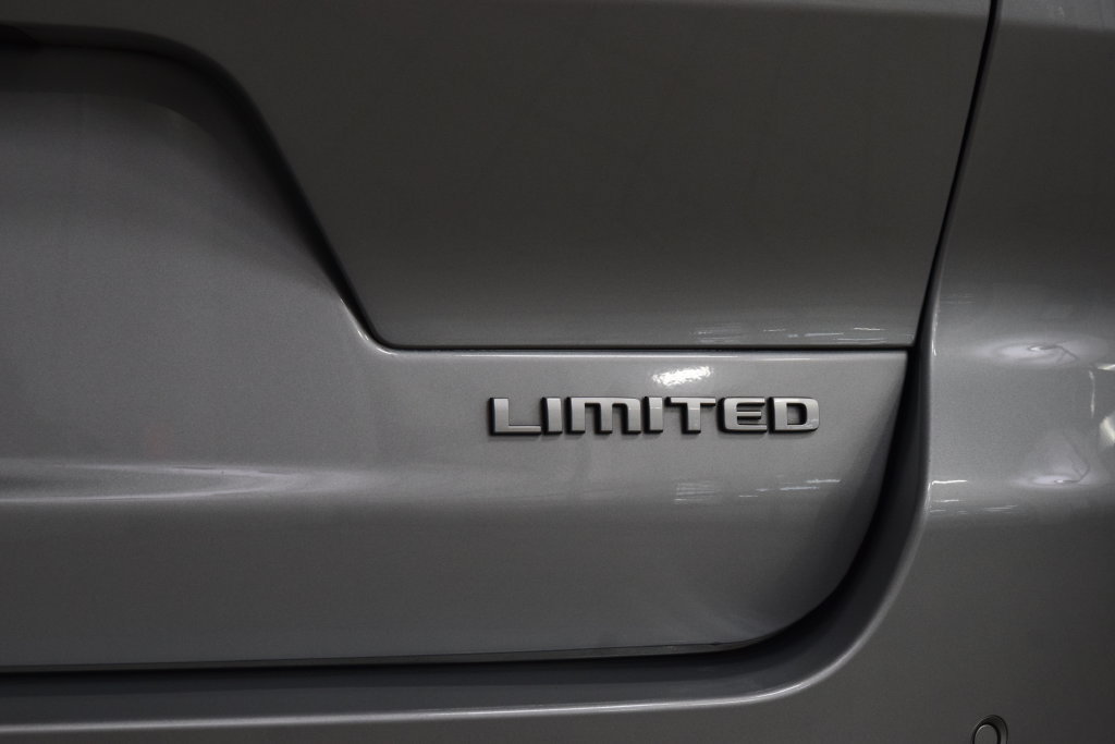 Used 2025 Jeep Grand Cherokee L Limited AWD/4WD image 23