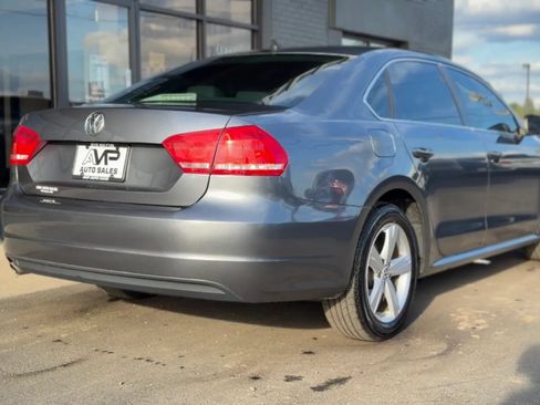 Used 2013 Volkswagen Passat 2.5 SE FWD image 2