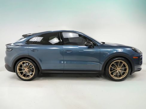 Used 2026 Porsche Cayenne Turbo GT AWD/4WD image 9