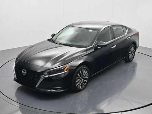 Used 2025 Nissan Altima 2.5 SV FWD image 28