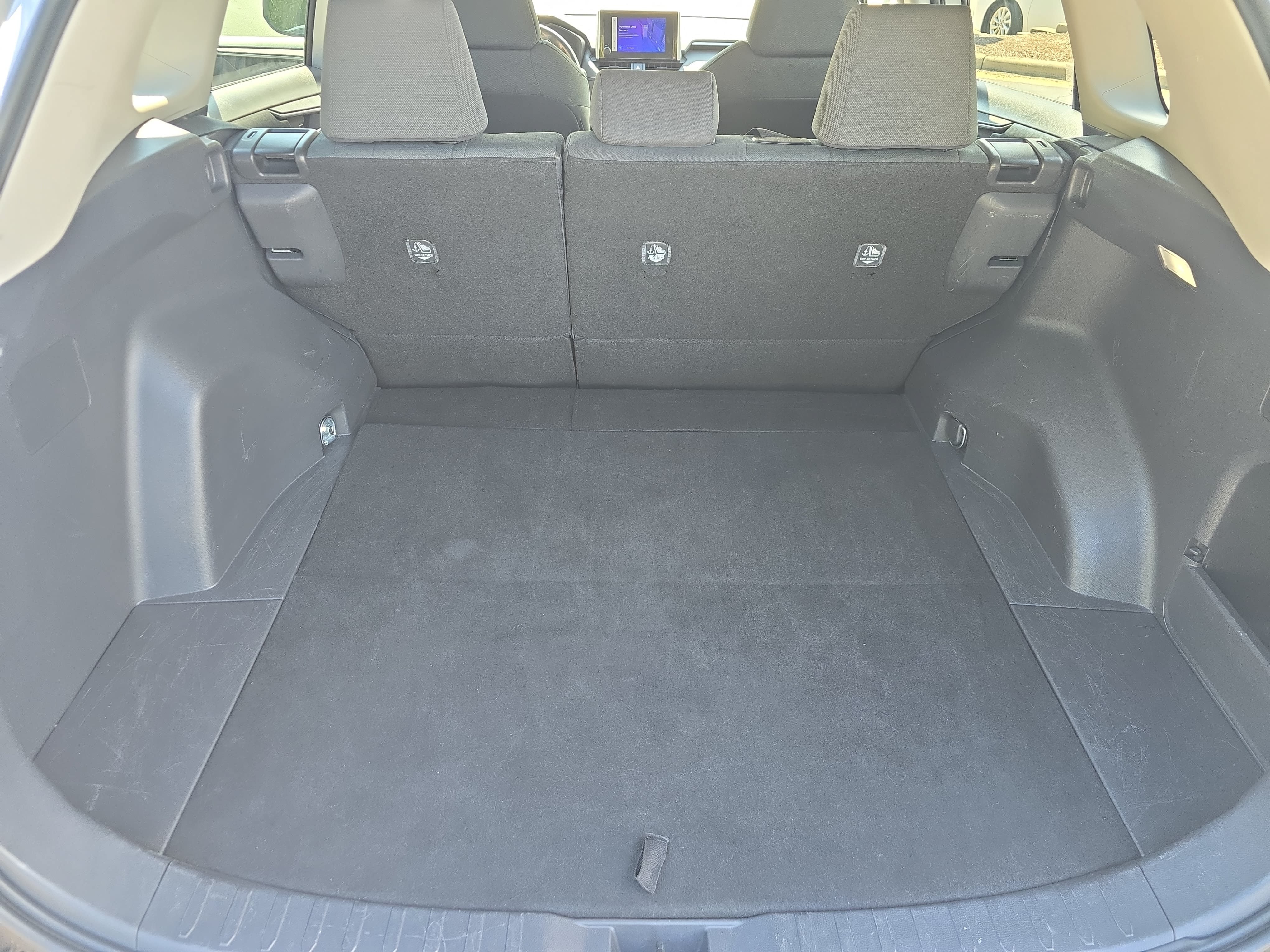 Used 2024 Toyota RAV4 XLE FWD image 12