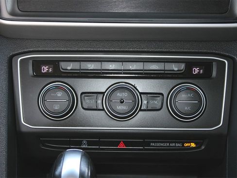 Used 2021 Volkswagen Atlas SE image 26