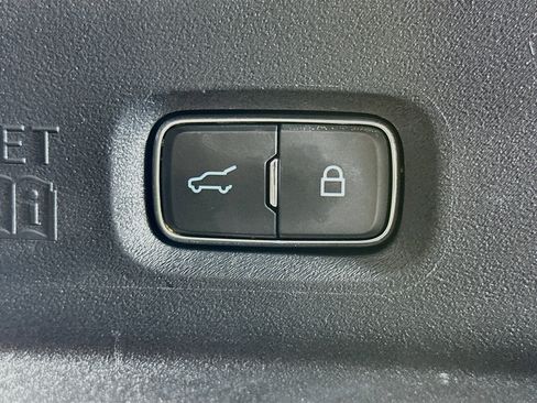 Used 2025 Ford Expedition Active AWD/4WD image 32