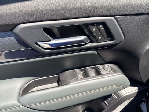 New 2027 GMC Terrain AT4 w/ Convenience Package III AWD/4WD image 12