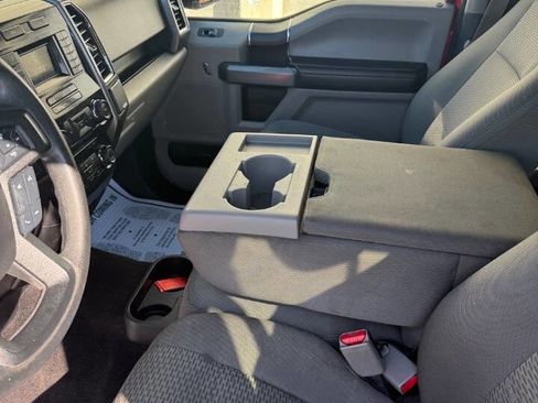 Used 2015 Ford F150 XLT image 2
