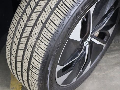 Used 2021 Volkswagen ID.4 Pro S image 40