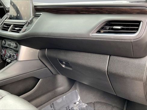 Used 2022 Chevrolet Tahoe LT w/ Luxury Package RWD image 17