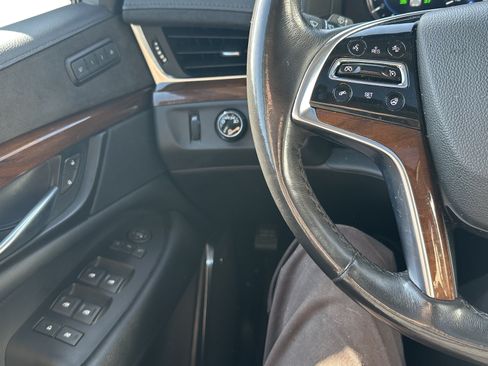 Used 2020 Cadillac Escalade Luxury w/ Escalade Sport Edition AWD/4WD image 20