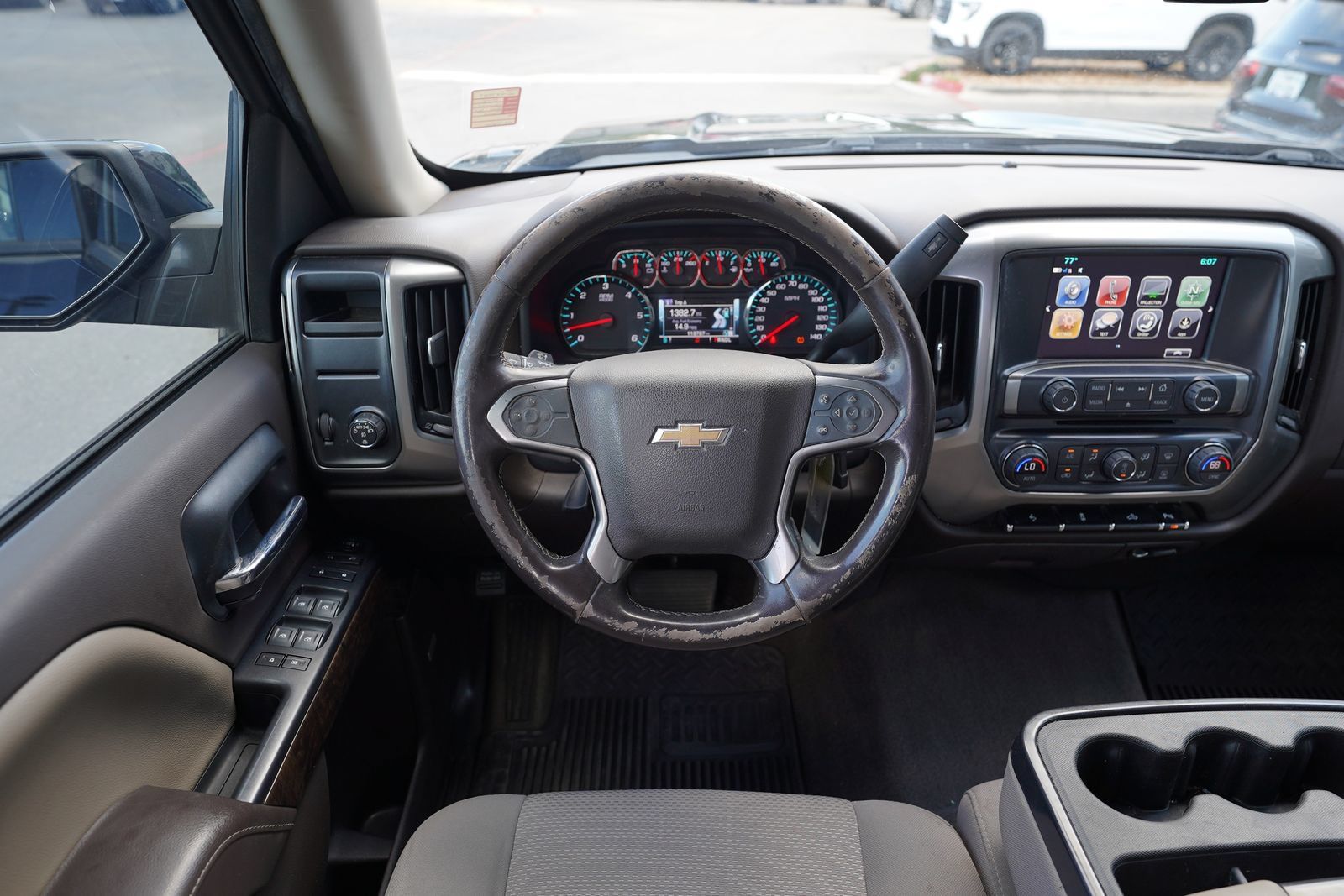 Used 2018 Chevrolet Silverado 1500 LT w/ Texas Edition RWD image 9