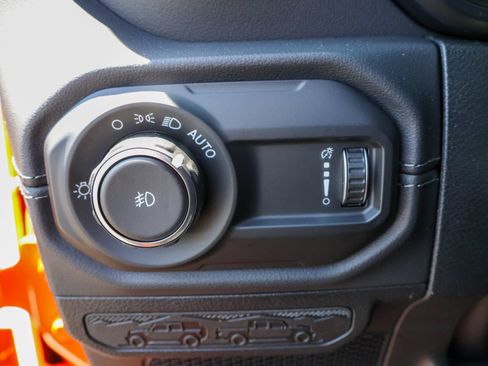 New 2026 Jeep Wrangler Unlimited Sahara AWD/4WD image 32