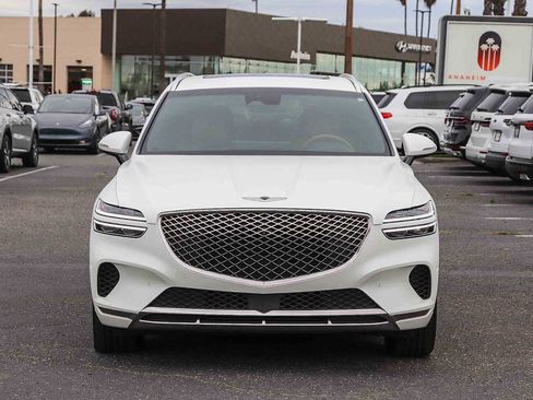 Used 2023 Genesis GV70 2.5T w/ Advanced Package image 2