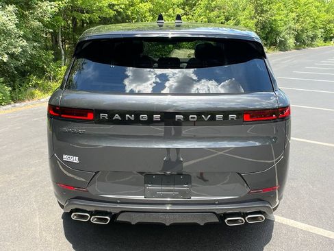 Used 2025 Land Rover Range Rover Sport Dynamic SE AWD/4WD image 4