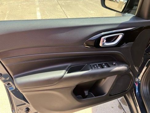 New 2026 Jeep Compass Latitude AWD/4WD image 9