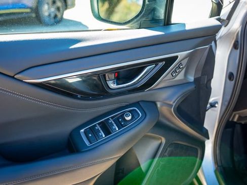 Used 2022 Subaru Outback Limited image 32