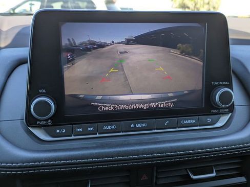 Used 2023 Nissan Rogue SV image 23