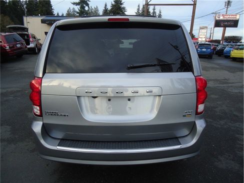 Used 2019 Dodge Grand Caravan SXT image 6