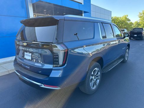 New 2026 Chevrolet Suburban LT w/ Comfort Package AWD/4WD image 8