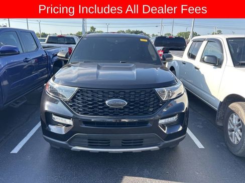 Used 2020 Ford Explorer XLT w/ Equipment Group 202A AWD/4WD image 12