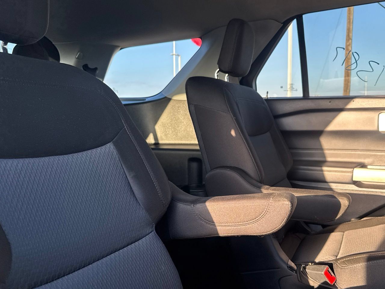 Used 2022 Ford Explorer XLT RWD image 30