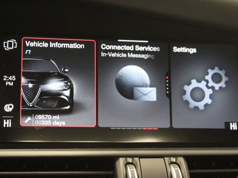 Used 2022 Alfa Romeo Giulia Quadrifoglio image 27