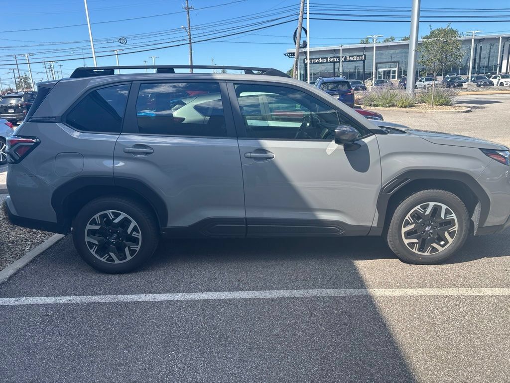 Used 2025 Subaru Forester Premium w/ Convenience Package #1 AWD/4WD image 4