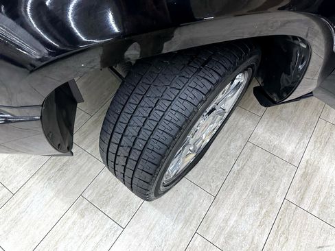 Used 2011 Cadillac Escalade EXT Premium image 43