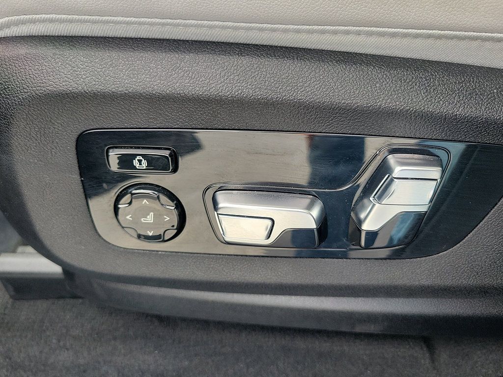Used 2026 BMW X5 sDrive40i w/ Climate Comfort Package RWD image 19
