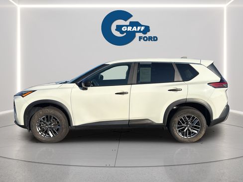 Used 2023 Nissan Rogue S AWD/4WD image 3