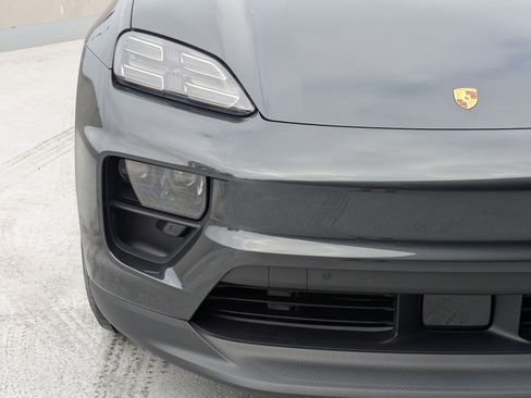 New 2025 Porsche Macan 4 Electric image 12