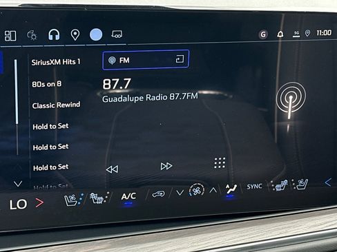 New 2025 Chevrolet Suburban Premier image 20