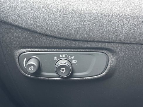 Certified 2024 Chevrolet Equinox RS FWD image 25
