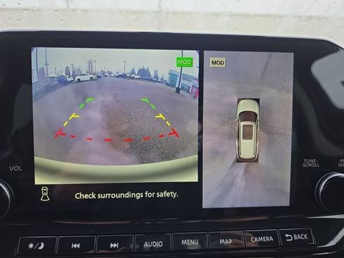 New 2025 Nissan Pathfinder SL w/ Black Appearance Package image 25