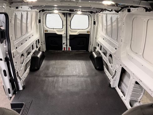Used 2015 Ford Transit 250 148 Low Roof RWD image 29