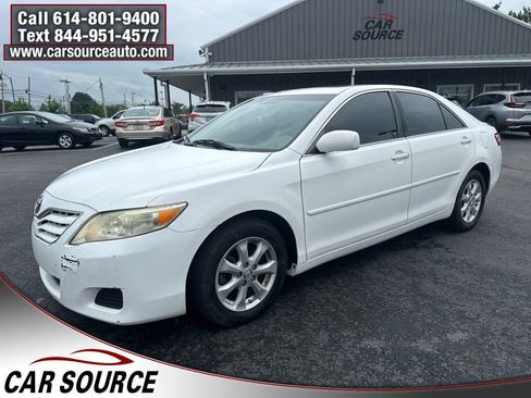 Used 2011 Toyota Camry LE w/ LE Extra-Value Pkg FWD image 2