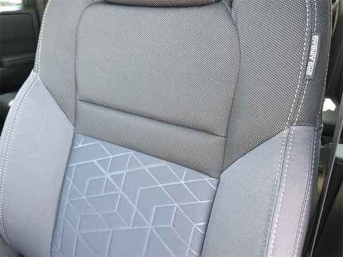 New 2025 Nissan Frontier SV w/ SV Convenience Package image 13