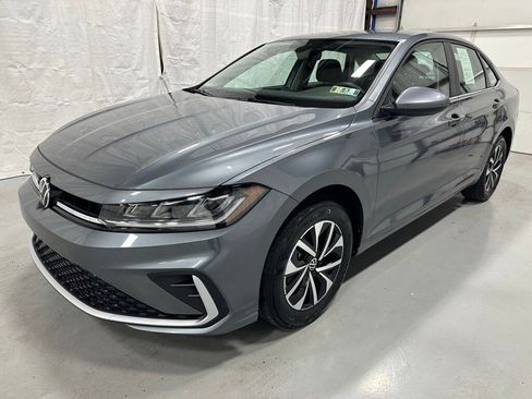 Used 2025 Volkswagen Jetta S image 3