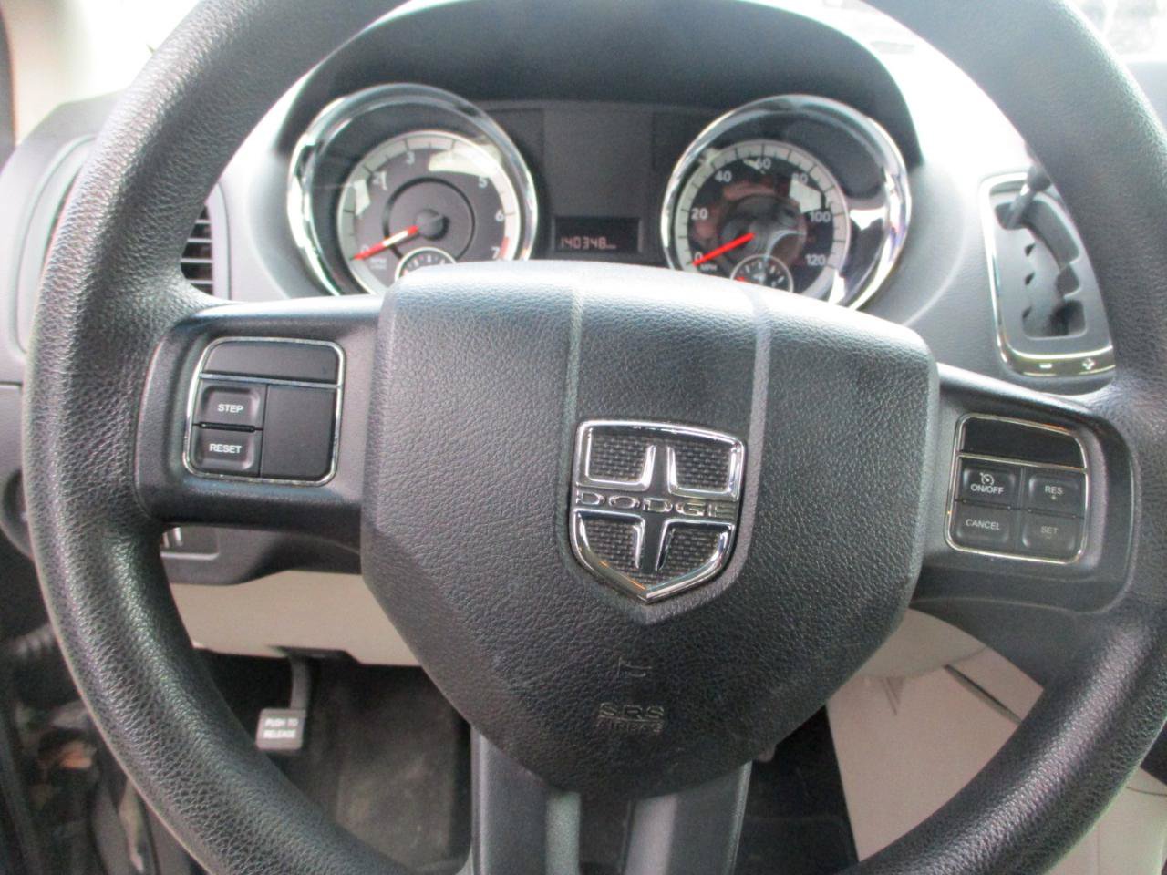 Used 2017 Dodge Grand Caravan SXT FWD image 12