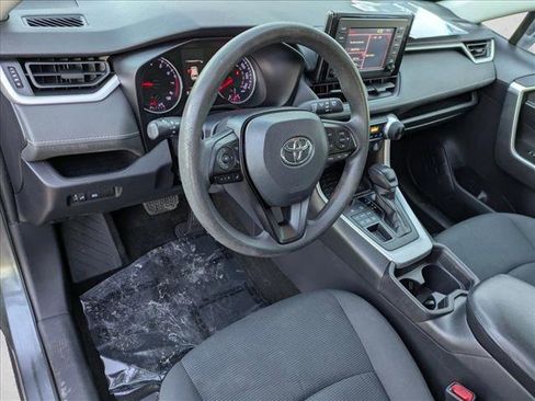 Used 2019 Toyota RAV4 LE image 10