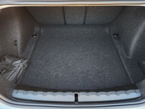 Used 2025 BMW M2 w/ Lighting Package image 30