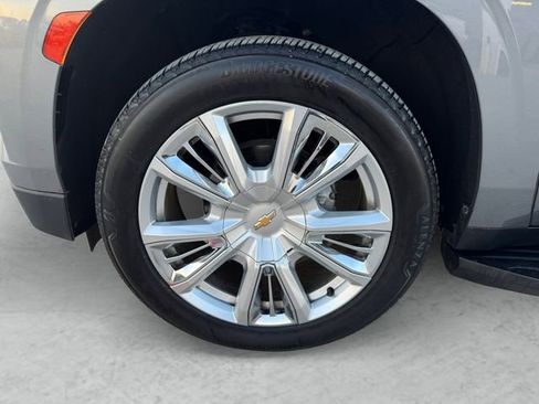 Used 2021 Chevrolet Suburban High Country image 23