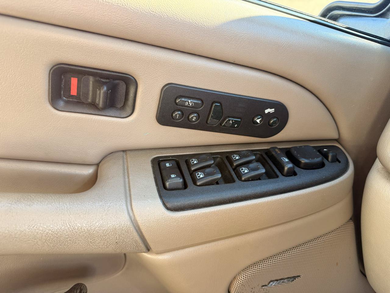 Used 2004 GMC Yukon SLT w/ 1SD Preferred Equipment Group RWD image 17